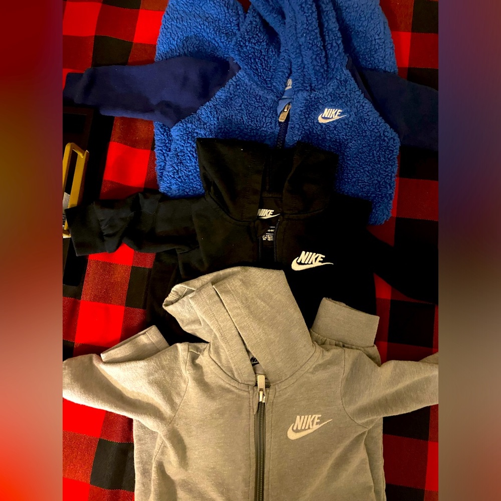 6month Perfect Nike Zip -up, Sleep and play outfit. Smoke & animal free home.